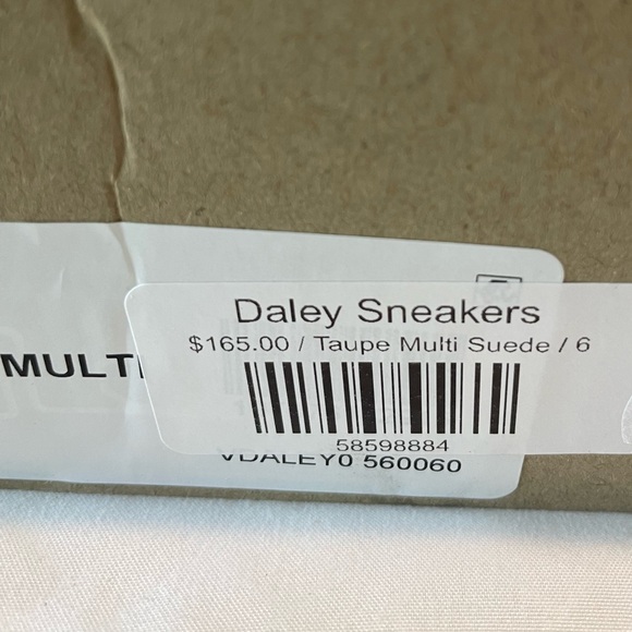Dolce Vita Daley Sneaker - Picture 5 of 11